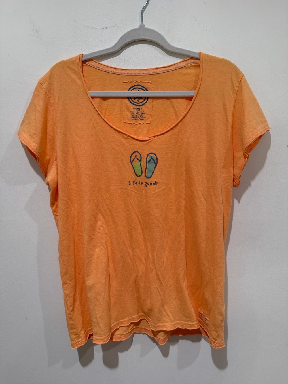 Life Is Good Women XXL Orange Flip Flops V Neck T Shirt Beach Coastal Casual